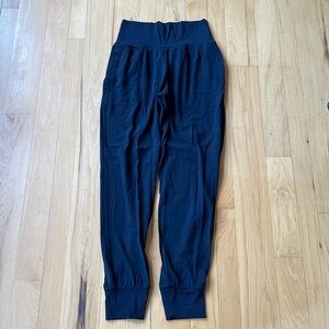 Black high waist salutation Athleta Joggers size XS
